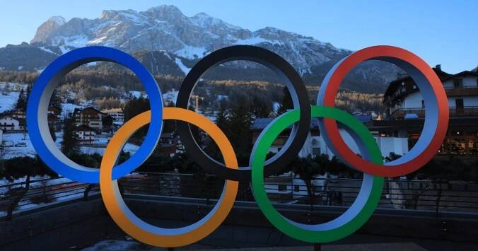 Úzké ulice, nedostatek parkování nebo ‚overturismus‘. Cortina řeší rok před olympiádou řadu problémů