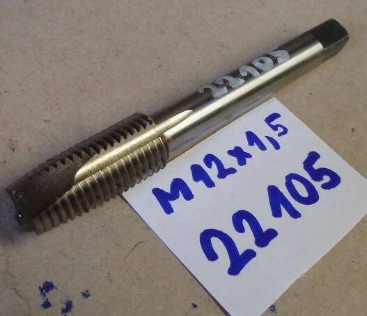Závitník strojní se neprůběžnými drážkami M12x1,5 HSS - NEPOUŽITÝ - Nástrojenářadí.cz