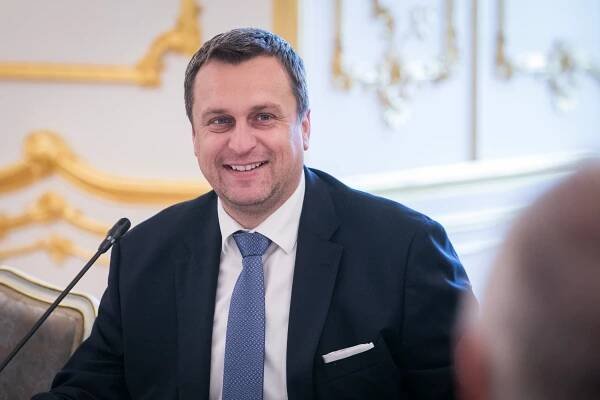 Andrej Danko sa tento týždeň poriadne buchol po vrecku