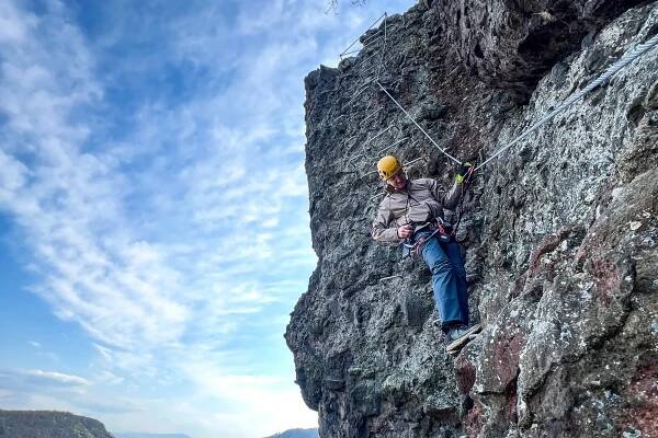 VIA FERRATA SOKOLIE SKALY ZVOLEN: Skupinový kurz s inštruktorom v novej lokalite