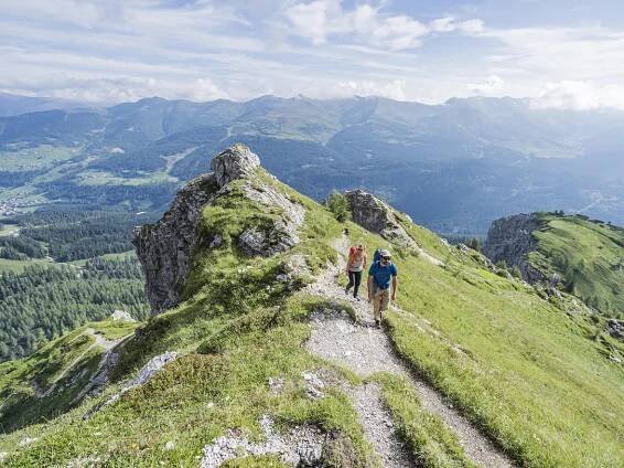 Hike: From the Rotwandwiesen meadows to the Kreuzberg pass