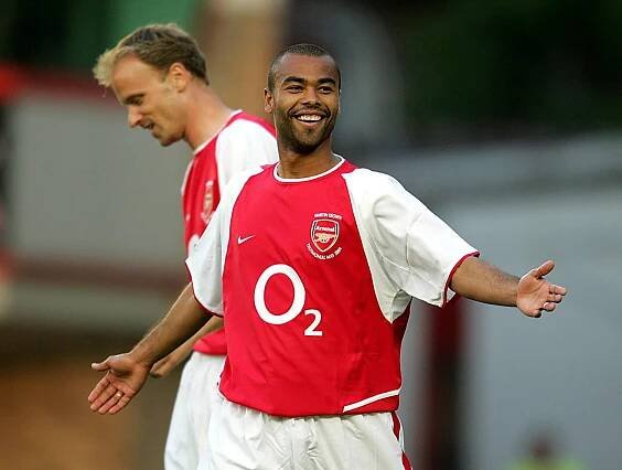 Bent believes Lewis-Skelly is better on the ball that what Cole was at Arsenal