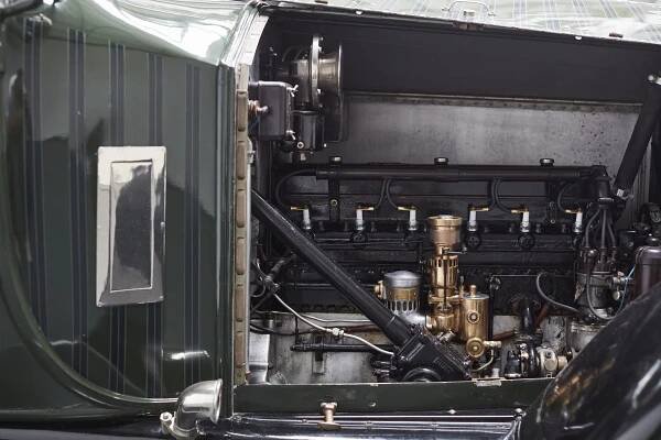 Twentieth Century Rolls-Royce and Bentley motor cars for sale at Ranmore Service & Engineering, Surrey U