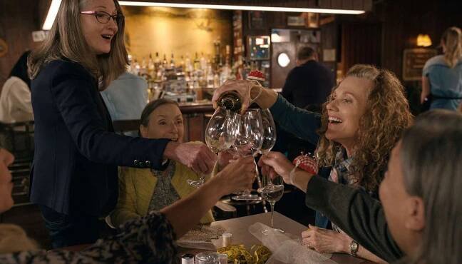 Christina Jastrzembska as Lydie, Gwynyth Walsh as Jo Ellen in episode 604 
