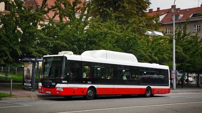 Soubor:Brno, SOR NBG12 č. 7013.jpg