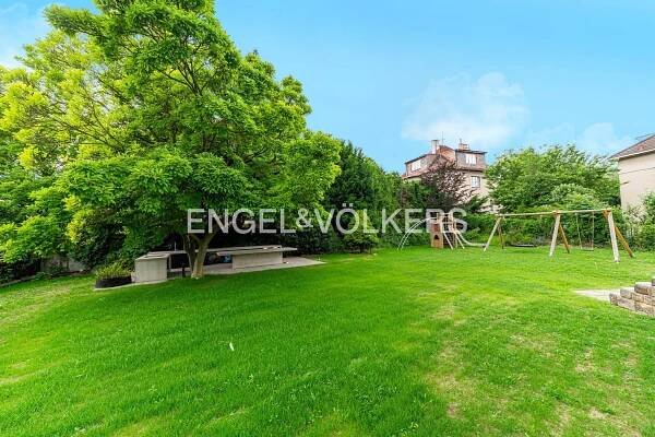 Pronájem vily 540 m², pozemek 1059 m², Pod Žvahovem, Praha - Hlubočepy