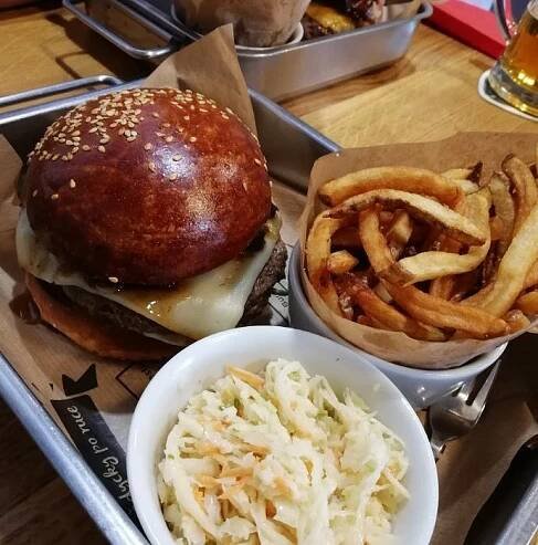 Q BURGER BAR, Jablonec nad Nisou - Restaurant Reviews, Photos & Phone Number - Tripadvisor