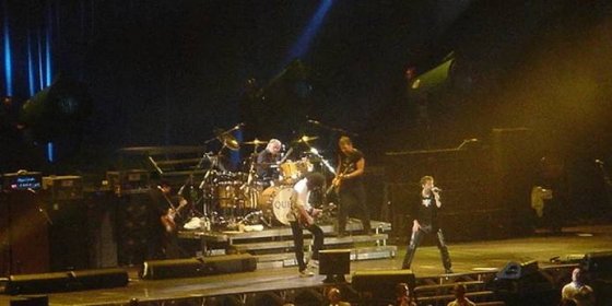 Skupina Queen vydá nové album The Cosmos Rocks 15. září