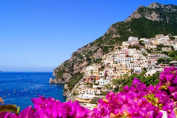 Visit Amalfi Coast, an experience more with our multi-day itineraries.