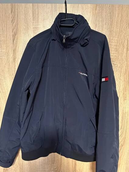 Tommy Hilfiger bunda XL - Oblečení, obuv a doplňky