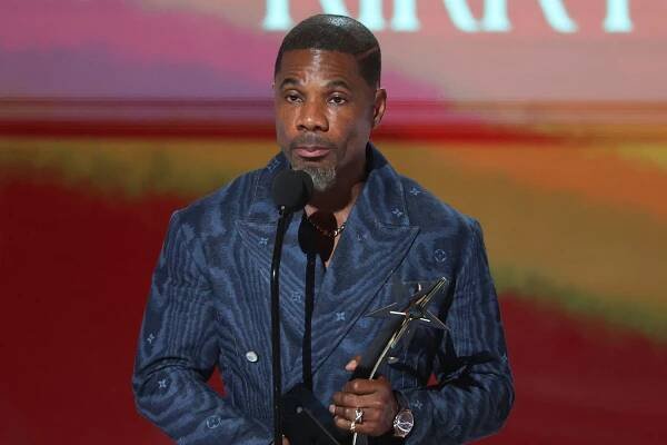Kirk Franklin Praises His Wife While Accepting Ultimate Icon Honor at 2025 BET Awards: 'Will Never Be Able to Repay You'