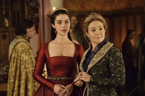 Království - Krveprolití - Z filmu - Adelaide Kane, Megan Follows