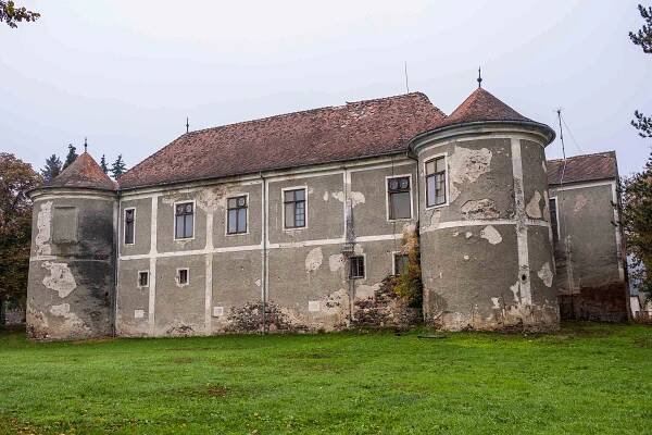 Castle Cernik: A Glimpse into Croatia's Medieval Heritage