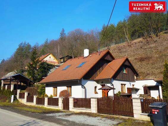 Stylový, úsporný, zrekonstruovaný RD 4+s pergolou a zahradou, Doubravník