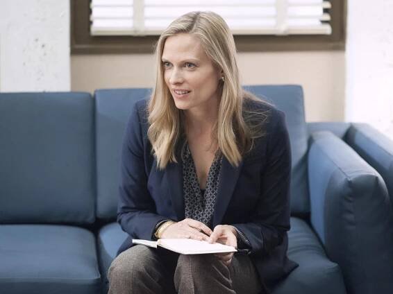 Ray Donovan - Poklady a půjčky - Z filmu - Vinessa Shaw