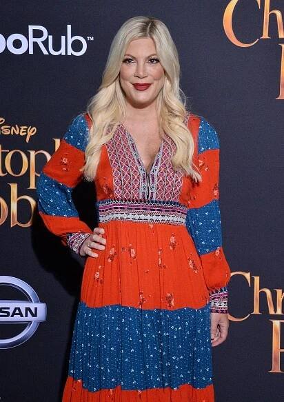 Tori Spelling tentokrát nepřišla s celým klanem: Manžel a dvě z jejich pěti dětí zůstali doma