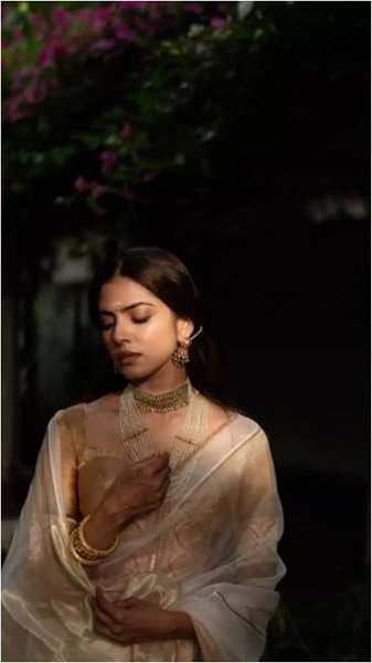 Malavika Mohanan glows in Onam elegance
