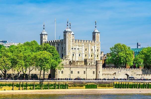 Pevnost Tower of London: Impozantní pevnost s bohatou historií - CK HelloTrip