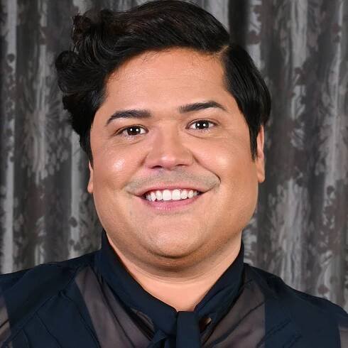 Harvey Guillén Believed He Couldn’t Succeed in Hollywood as a Fat, Gay Latino