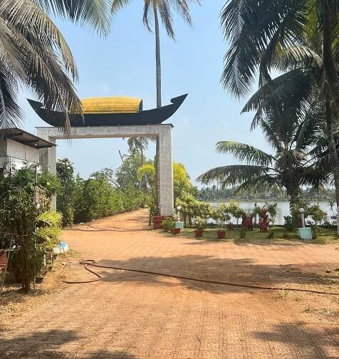AQUATIC ISLAND BY POPPYS KOCHI - Updated 2025 Hotel Reviews (Kochi (Cochin), India - Kerala)