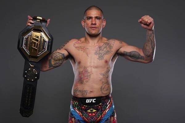Alex Pereira's heavyweight dreams get the green light from UFC heavyweight legend: “He is a big strong guy”