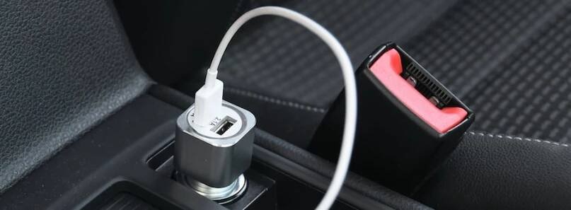 Autonabíječka USB