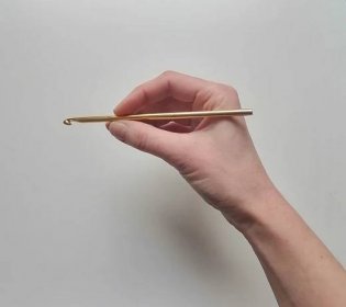 držení háčku tužka