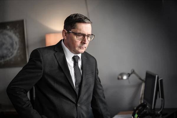 FOTO: Jiří Vyorálek jako Tomáš Vichr. – stránka 9