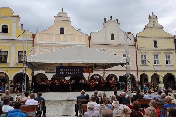 Pán prstenů a Piráti z Karibiku v Telči. Připomeňte si koncert na náměstí