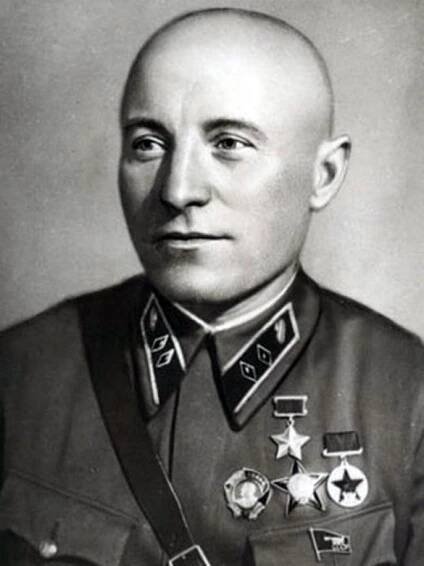 Petrov, Michail Petrovič : P