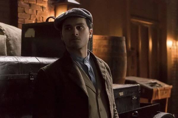 Upíří deníky - I Could Never Love Like That - Z filmu - Michael Malarkey