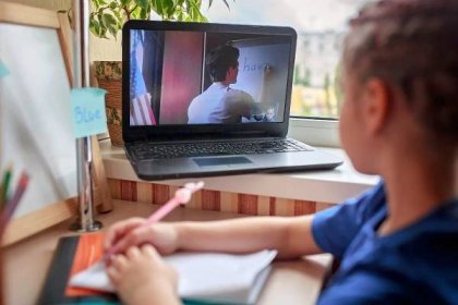 How Can an Online Tutoring Service Help Your Child?
