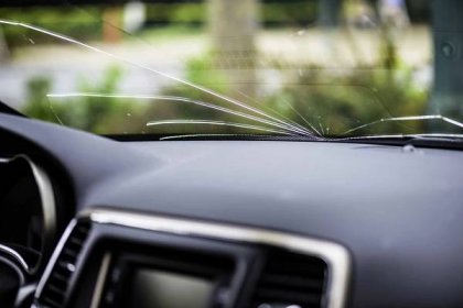 When Should You Replace Your Windshield