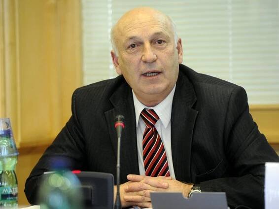 JAN JANDOUREK: Další rudý politruk hejtmanem, tentokrát v Plzni