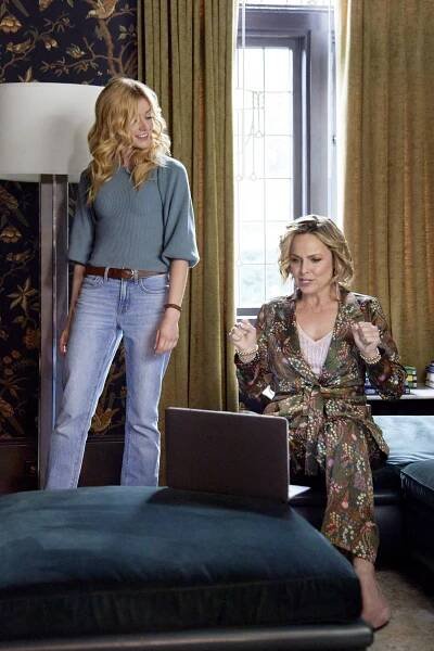 Katherine McNamara, Melora Hardin - Love Classified - Z filmu