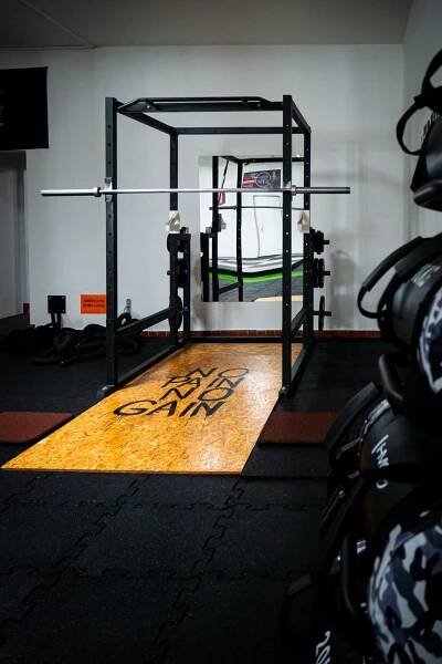 CROSS ZONA | DFITNESS GYM OPAVA