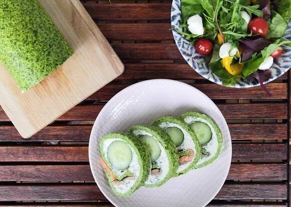 Špenátová roláda s uzeným lososem-low carb