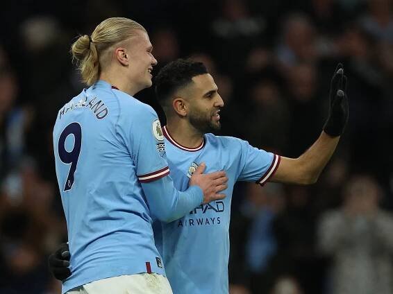 Citizens dál stíhají Arsenal. Vyhráli i rivalové z United