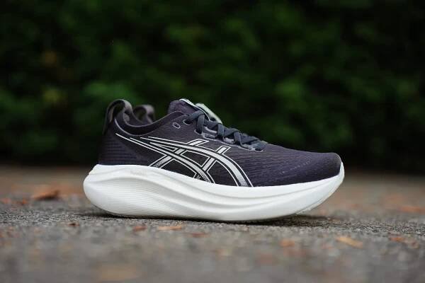 The ASICS GEL-Nimbus 27.