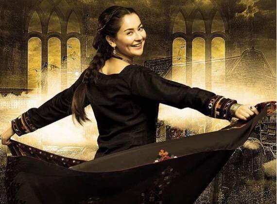 Hania Aamir announces she is to star in Sang e Mah