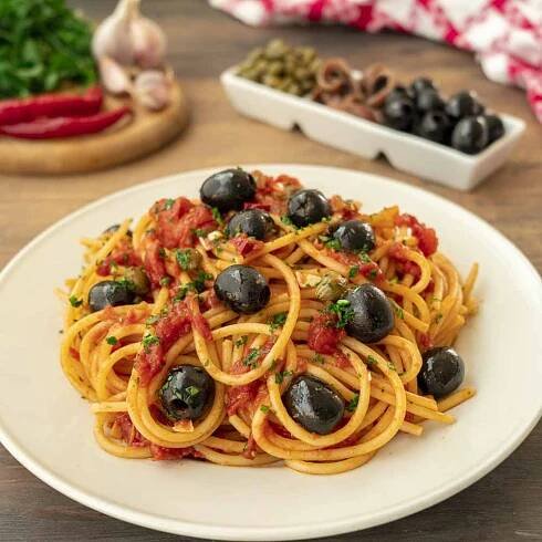 pasta alla puttanesca