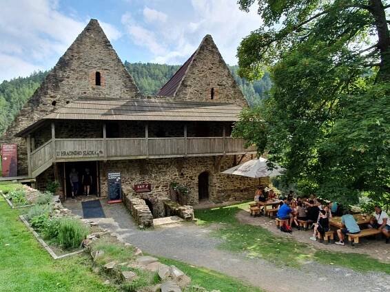 Hrad Velhartice s hradním pivovarem | Život bez bariér, z.ú.