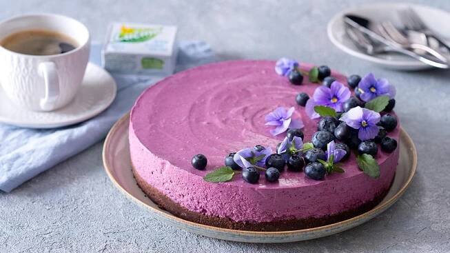 Nepečený borůvkový cheesecake s lučinou