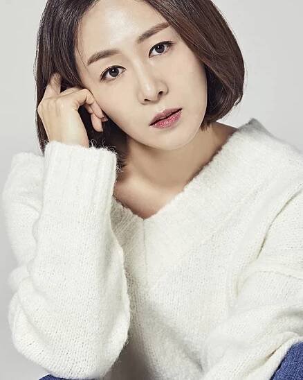 Lee Jin-Hee-1983-p1.jpg