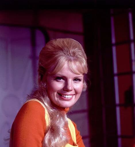 Marta Kristen - Lost in Space - Promo