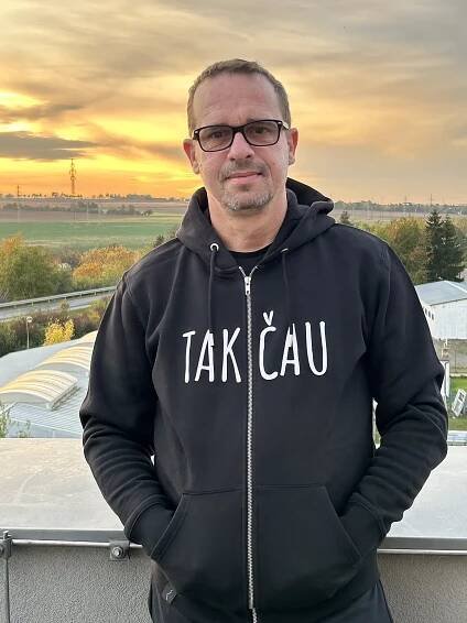 Těhotnej kuchař nově kraluje českému Facebooku. Předběhl gigant Lidl