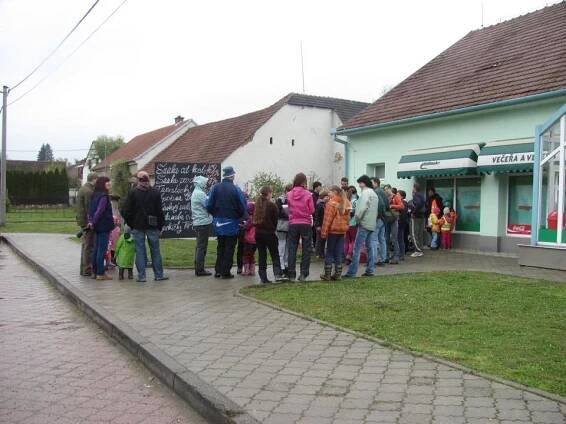 Čištění obce - Oficiální stránka obce Dolní Loučky