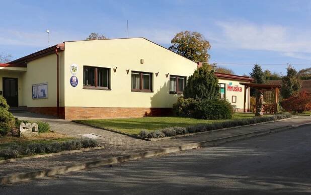 Soubor:Oucmanice, municipal office.jpg