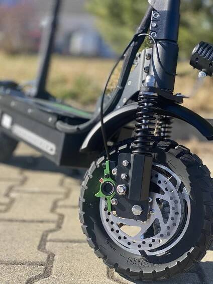 Elektrická koloběžka EcoWheel ER31 800W, 25Ah - černá