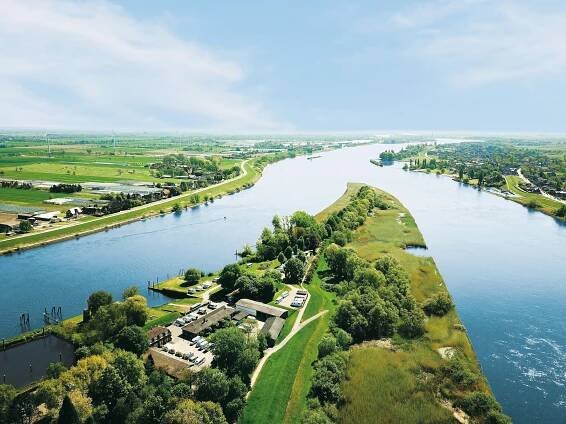 Wohnmobilstellplatz: Die Bunthäuser Spitze zwischen den Elbarmen Norder- & Süderelbe im Ortsteil Moorwerder gehört zu Hamburg-Mitte! - Wohnmobilhafen Elbepark Bunthaus Hamburg